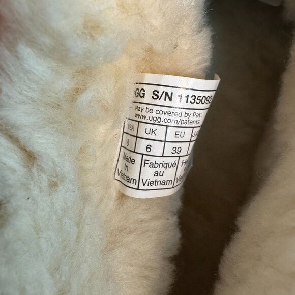 UGG Platform Boot - Picture 10 of 12